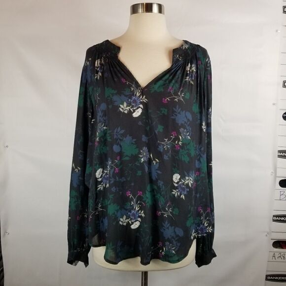 TORRID Size 0. Peasant style blouse. BLACK, GREEN. - Picture 10 of 13